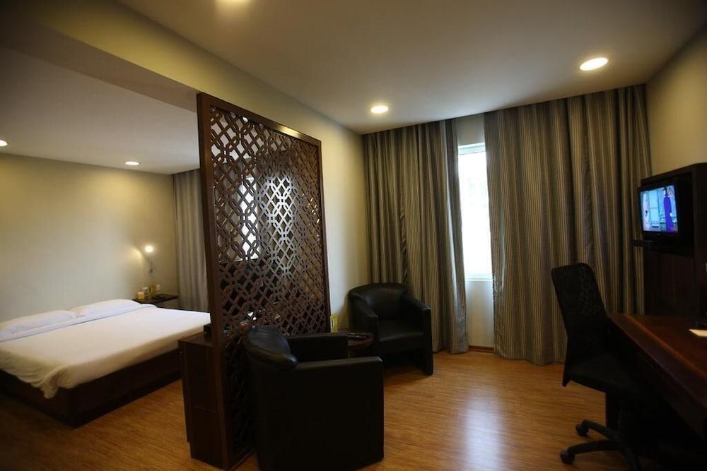 Keys Prima By Lemon Tree Hotels, Pimpri, Pune Экстерьер фото