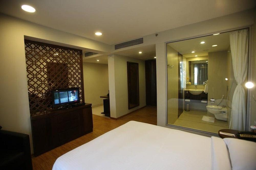 Keys Prima By Lemon Tree Hotels, Pimpri, Pune Экстерьер фото